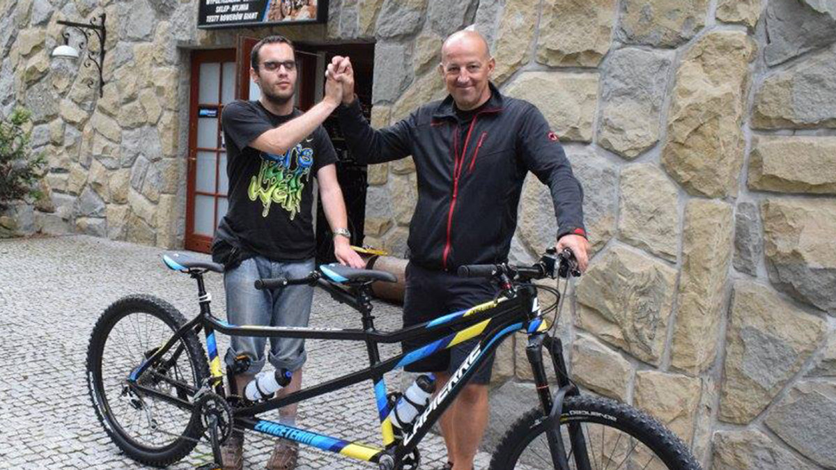 Niewidomy Piotr pokonał 75 km na rowerowej pielgrzymce na Jasną Górę