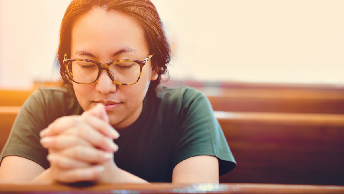 YOUNG,WOMAN,PRAYER,PRAYS,PRAYING