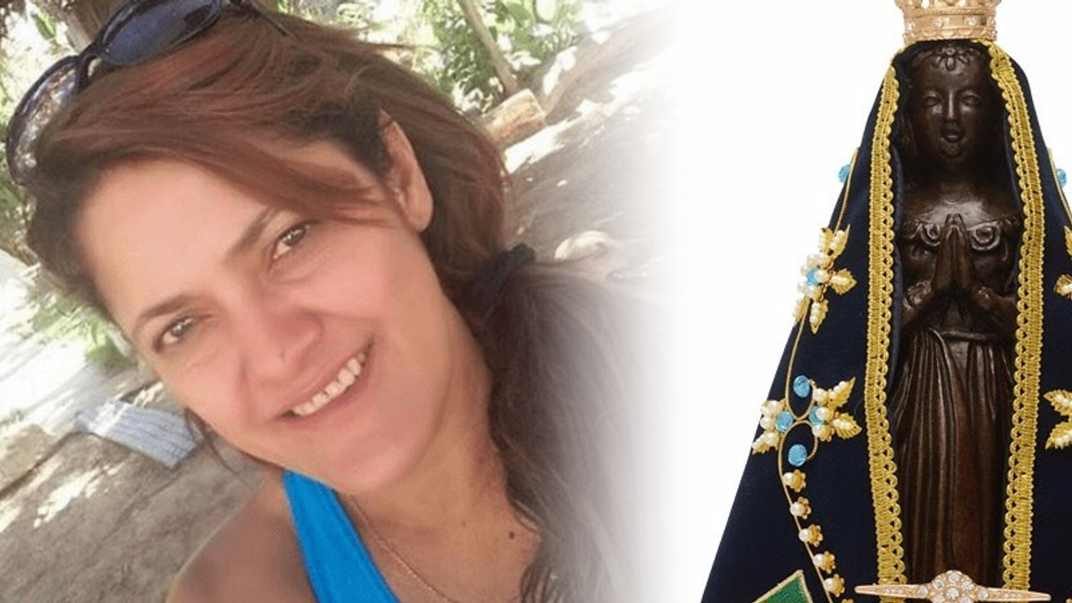 Professora Heley de Abreu Silva Batista