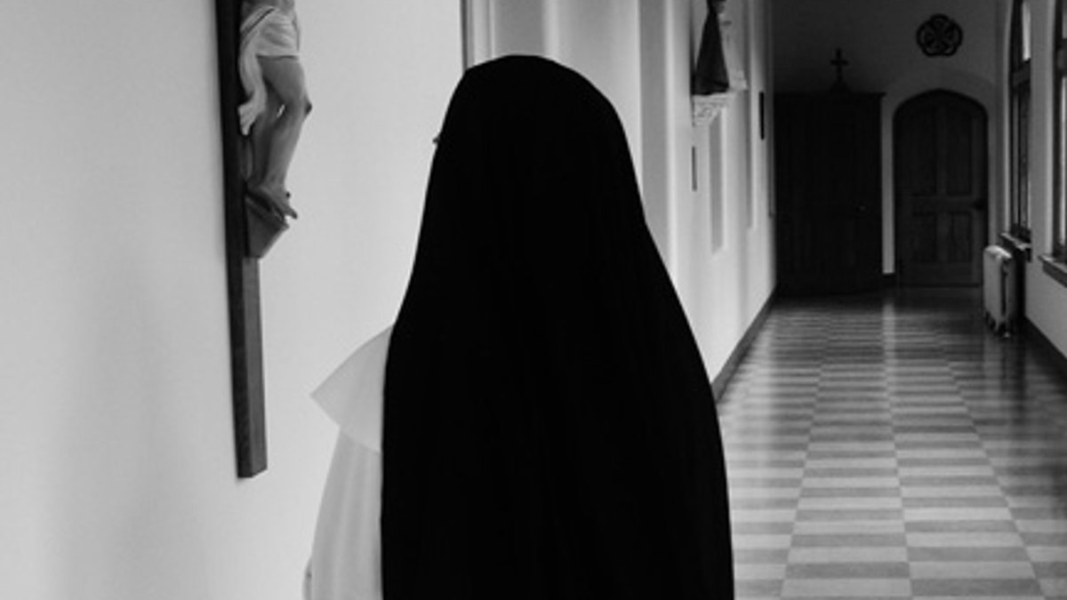 web-monastery-of-our-lady-of-the-rosary-buffalo-new-york-cloister-crucifix-black-and-white-prayer-nuns-e1556543339383.jpg
