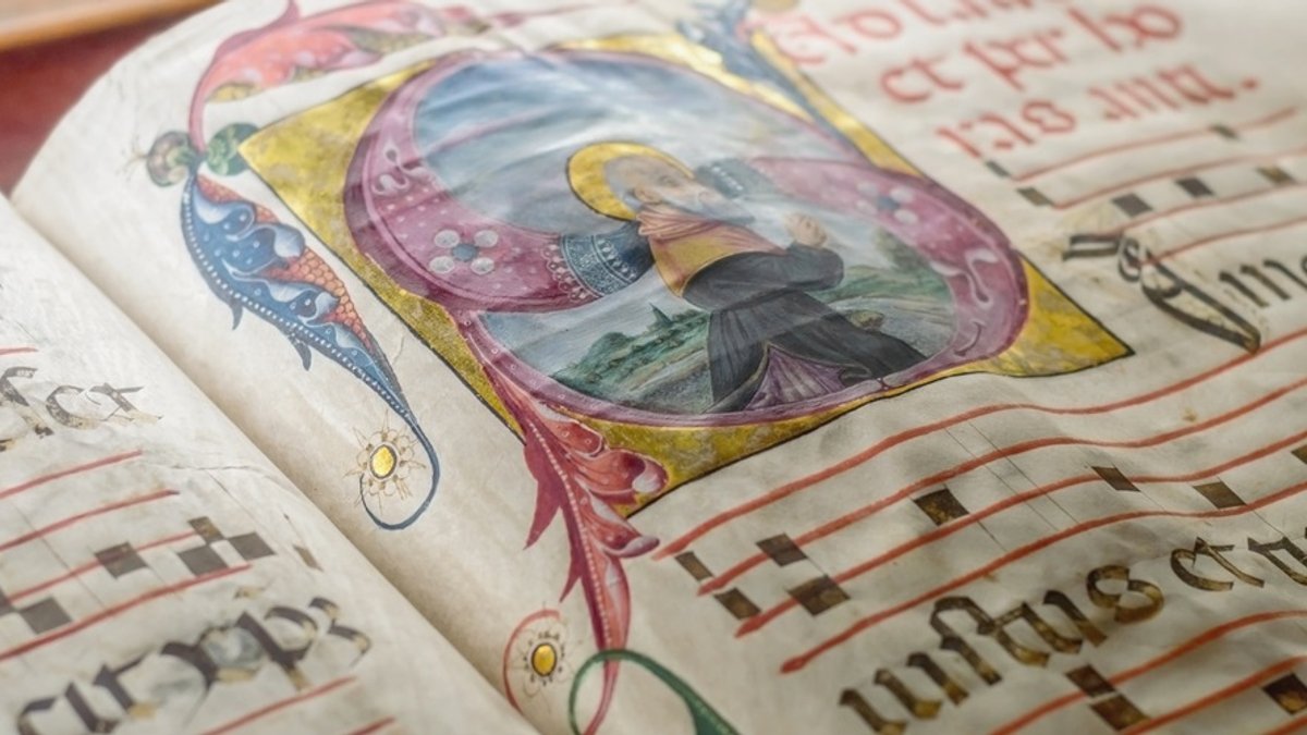WEB3-GREGORIAN-CHANT-SHEET-MUSIC-SHUTTERSTOCK