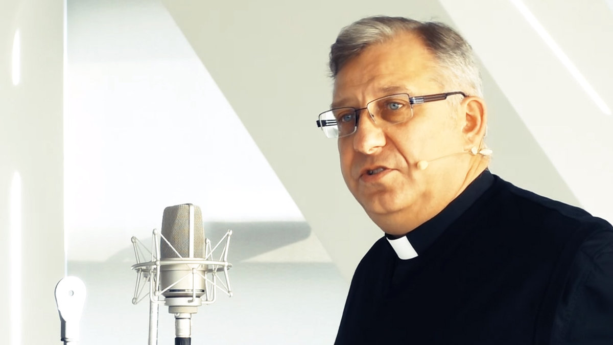 KSIĄDZ MALINA MALIŃSKI