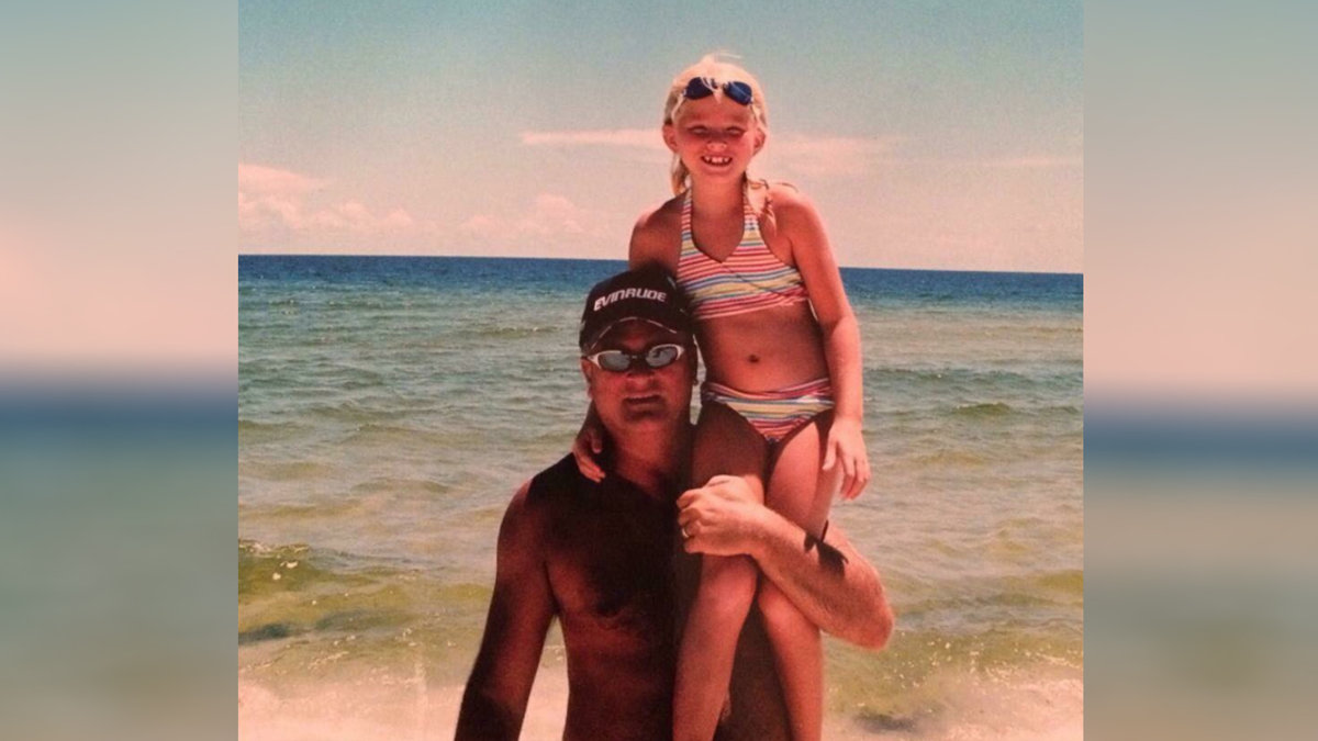 WEB3 – Bailey Sellers – Twitter – Flowers for Dad 4×2