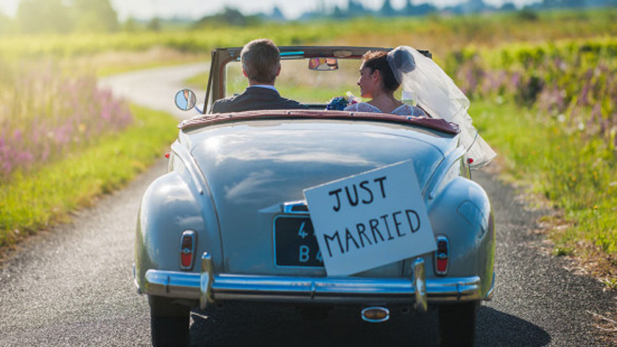 web3-car-just-married-honeymoon-couple-shutterstock_261887495-jack-frog-ai