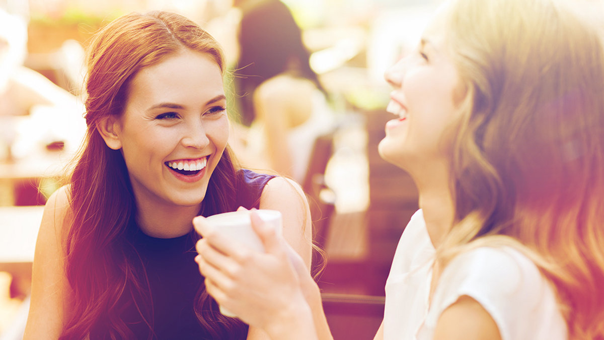 web3-girls-coffee-friends-friendship-communication-shutterstock_669116782-syda-productions-ai