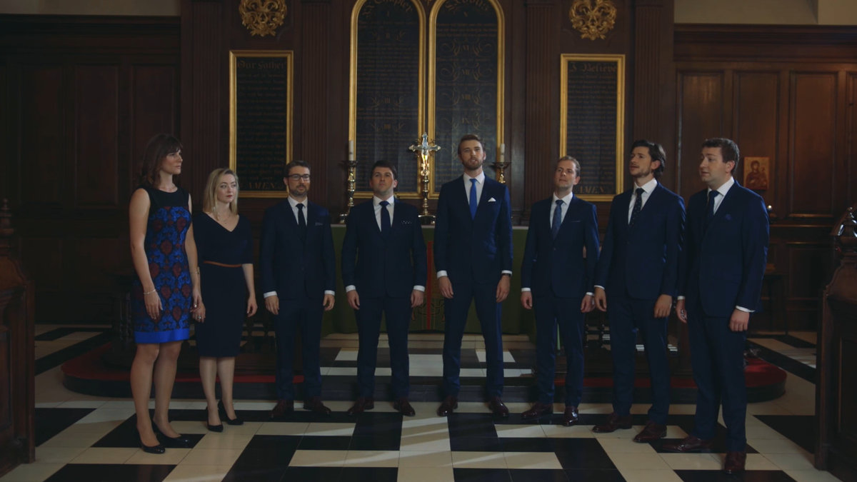 VOCES8