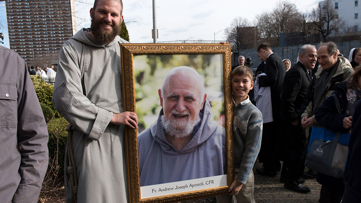 WEB3-FATHER-APOSTOLI-FUNERAL-Jeffrey-Bruno-Aleteia_30