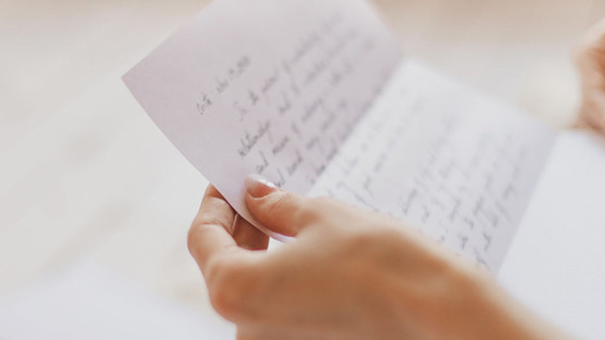 web3-handwritten-letter-hands-woman-post-shutterstock_611511482-janna-golovacheva-ai1