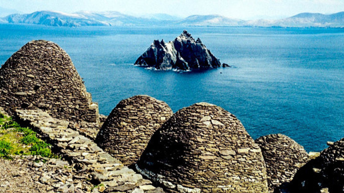 web3-luke-skywalker-beehive-huts-skellig-michael-arian-zwegers-cc-by-2-0