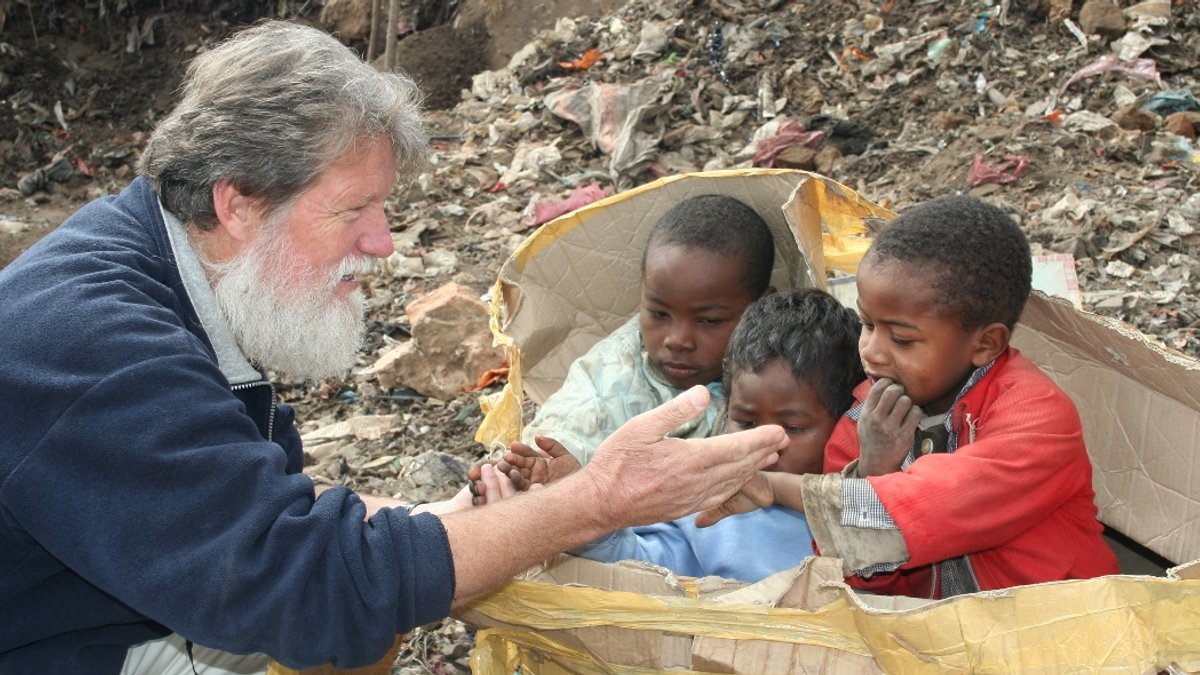 web3-pedro-opeka-madagascar-children-stane-kerin-druc5beina.jpg