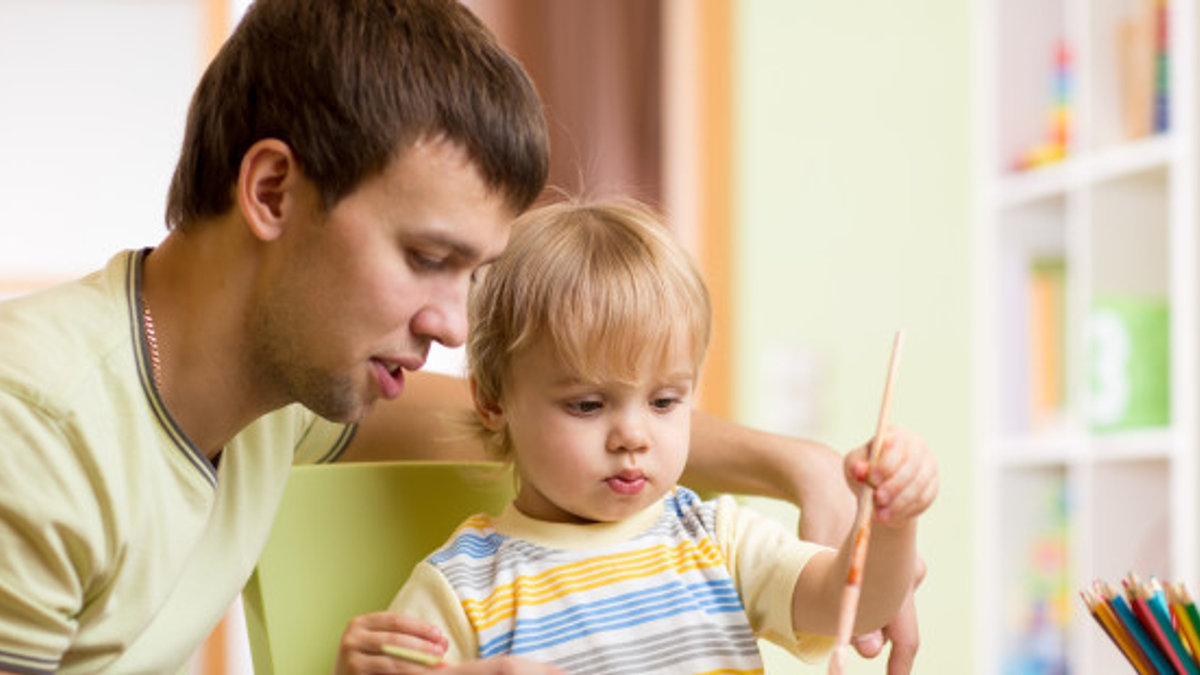 web-parents-education-father-child-shutterstock_342157274-oksana-kuzmina-ai