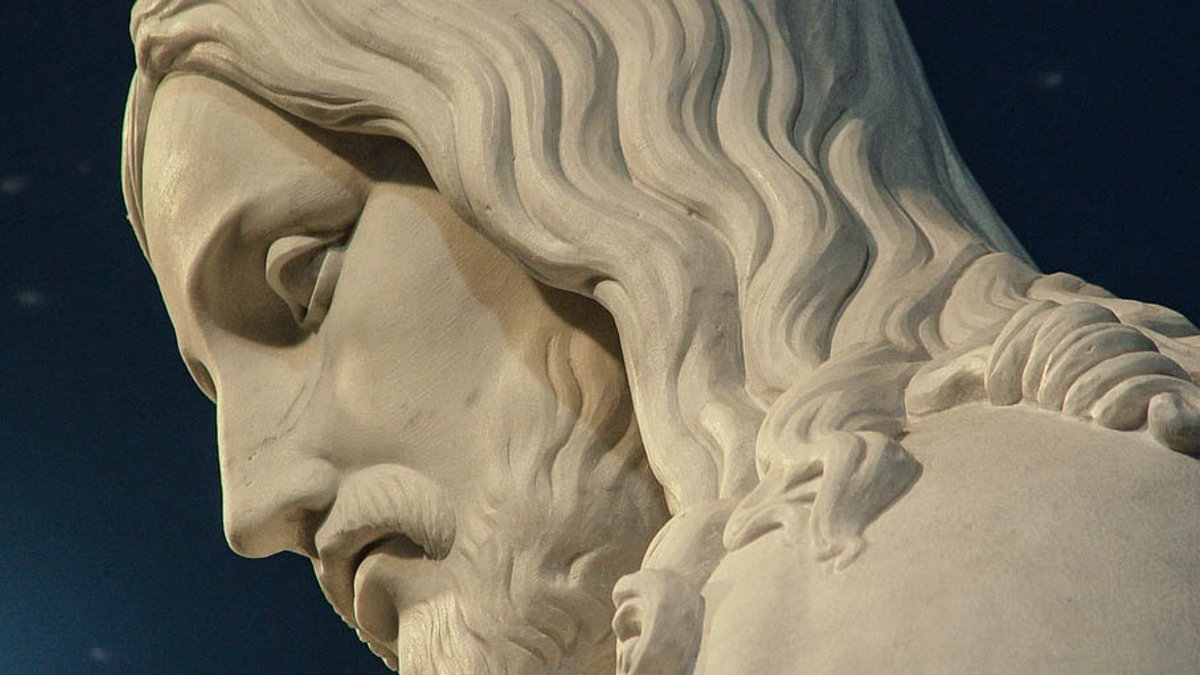 JESUS CHRIST STATUE