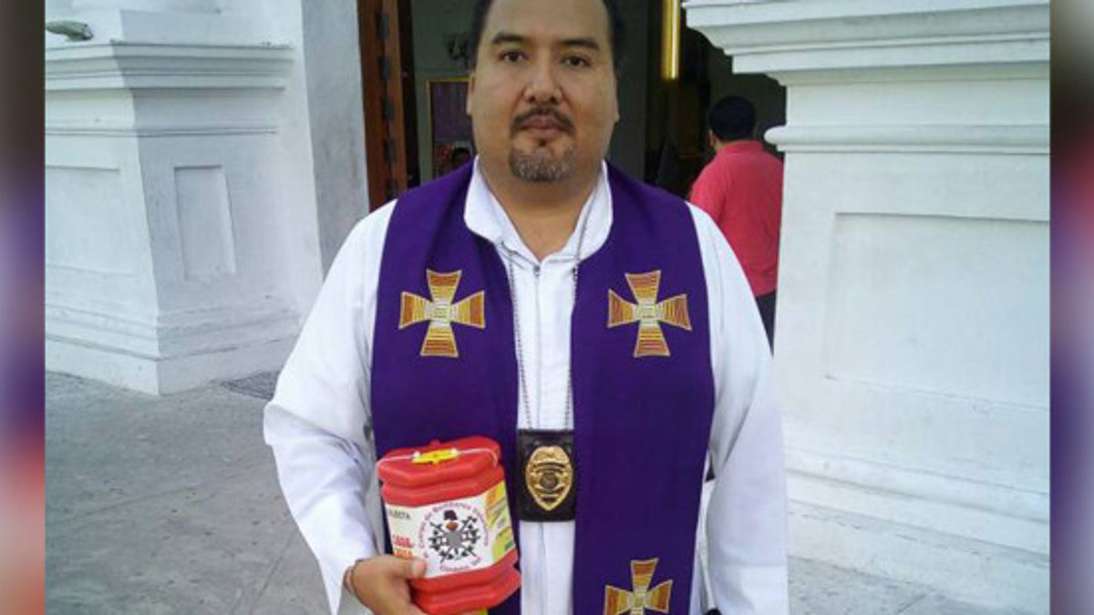 web3-priest-fireman-help-community-mexico-oscar-fabricio-marticc81nez-limocc81n-facebook