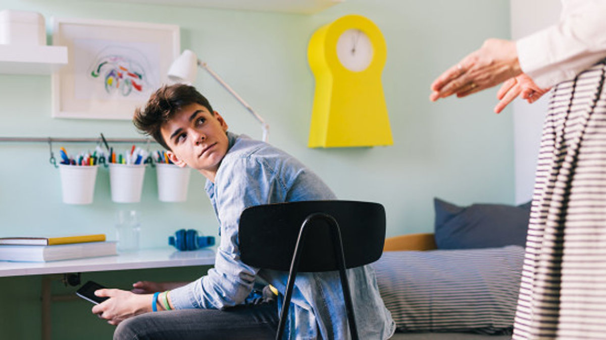 web3-teenager-mother-argue-bedroom-family-education-shutterstock_608657699-dejan-dundjerski-ai