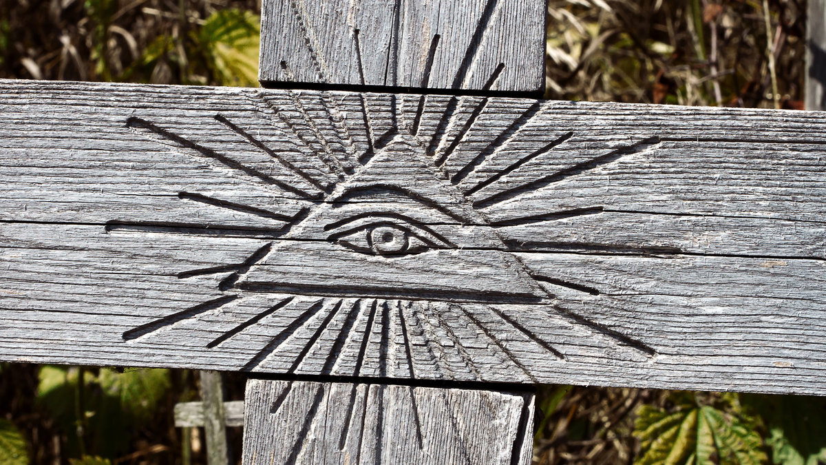 CROSS EYE