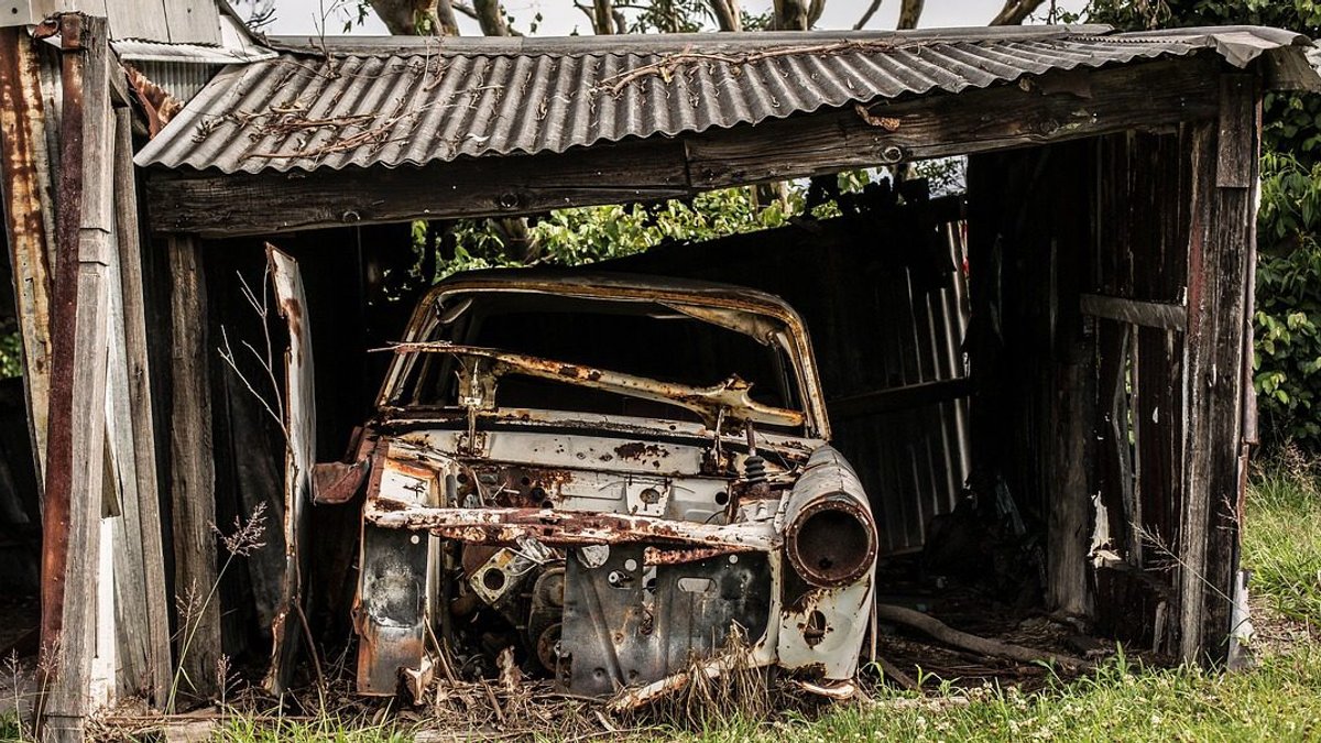 OLD CAR