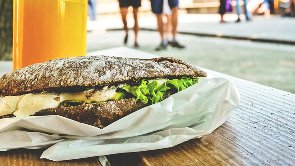 OUTDOOR LUNCH