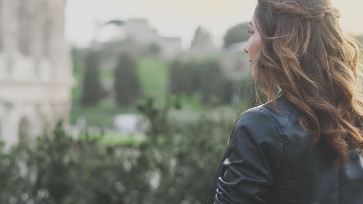 woman_shutterstock_593147483