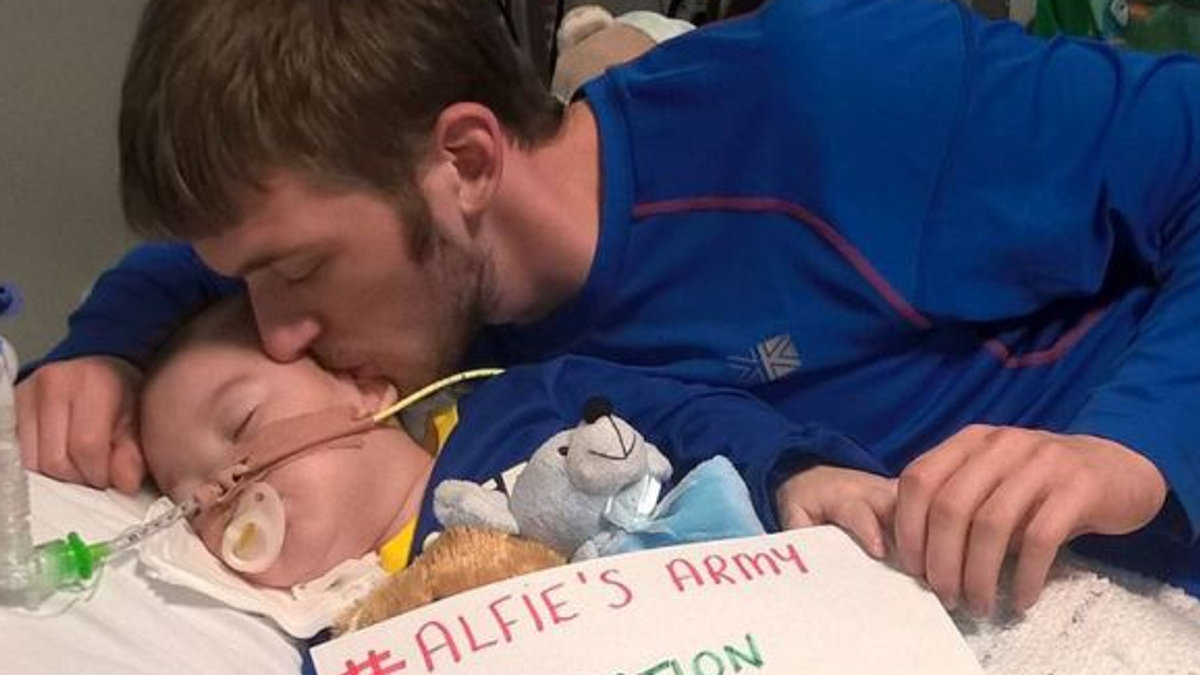 Alfie Evans e o pai Thomas