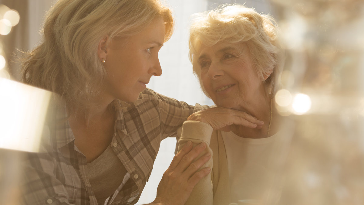 WOMAN,CAREGIVER;