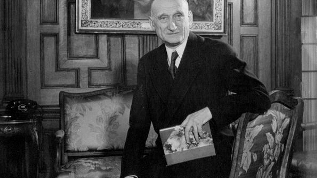 ROBERT SCHUMAN