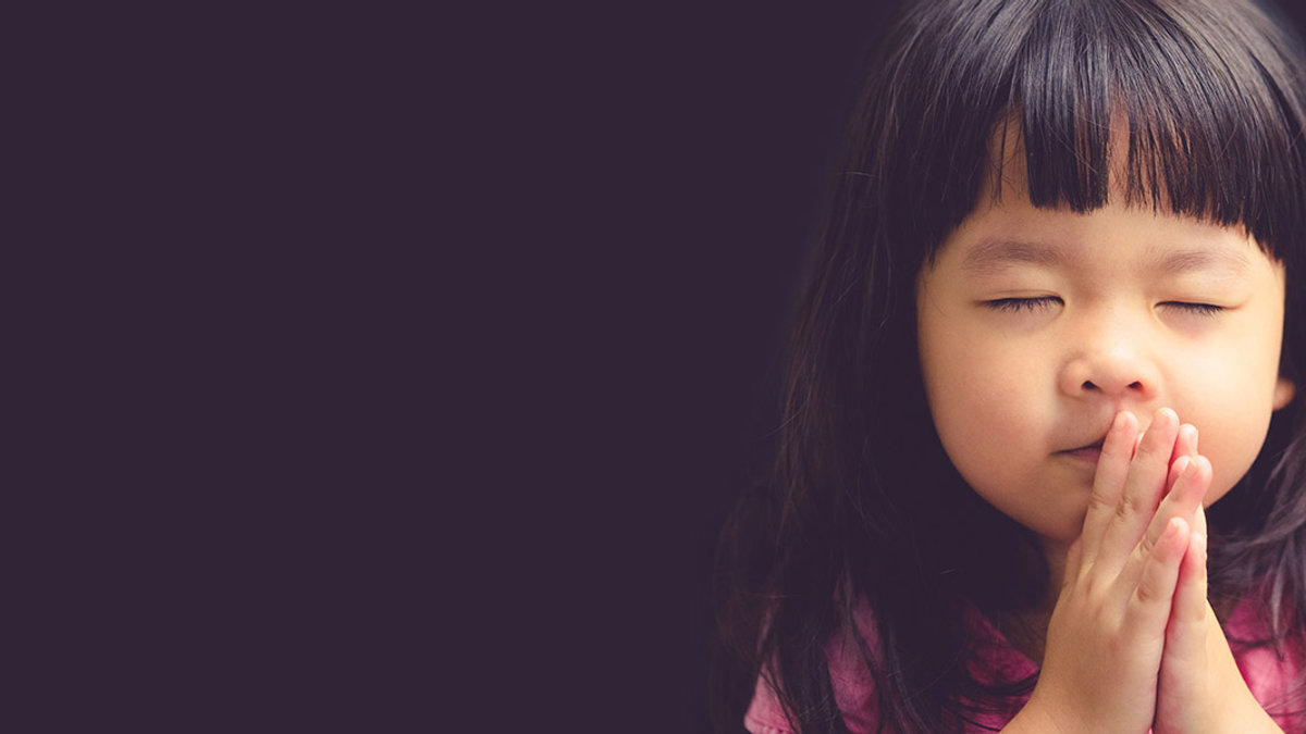 LITTLE GIRL PRAYING