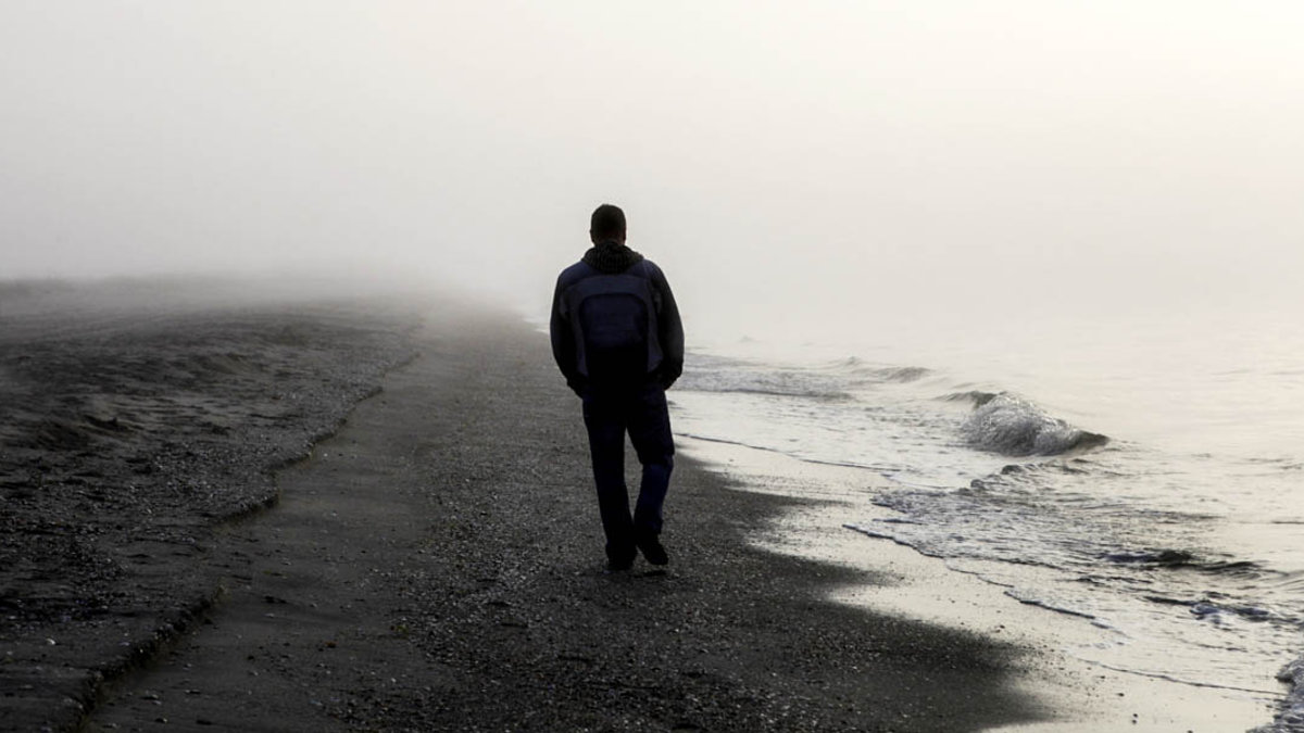 LONELY MAN,BEACH