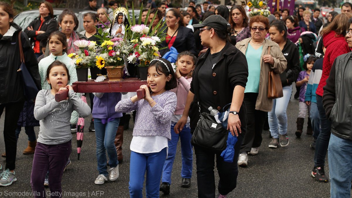 CHILDREN,VIRGIN MARY,PROCESSION