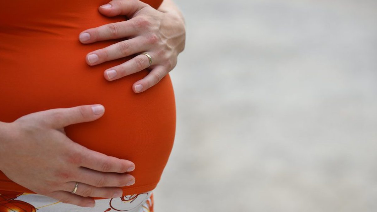 PREGNANT WOMAN