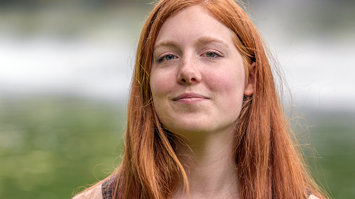 WOMAN SMILING