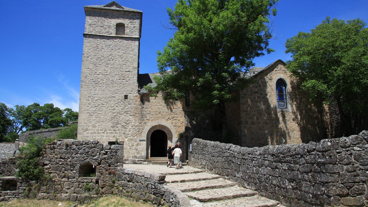 france_aveyron_la_couvertoirade_eglise_02-2.jpg
