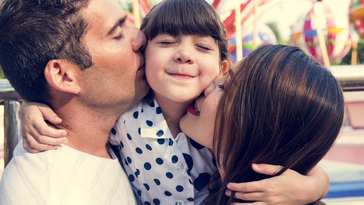 FAMIGLIA, ABBRACCIO, FELICI
