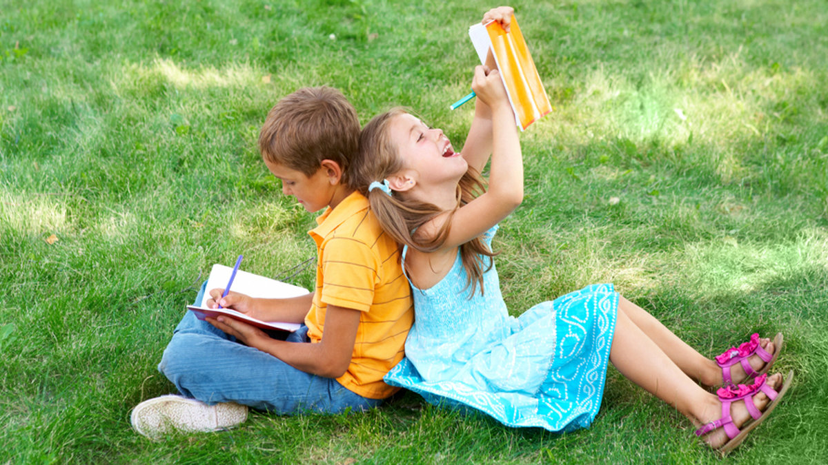 WEB3-KIDS-HOLIDAYS-HOMEWORK-GRASS-De Pressmaster I Shutterstock