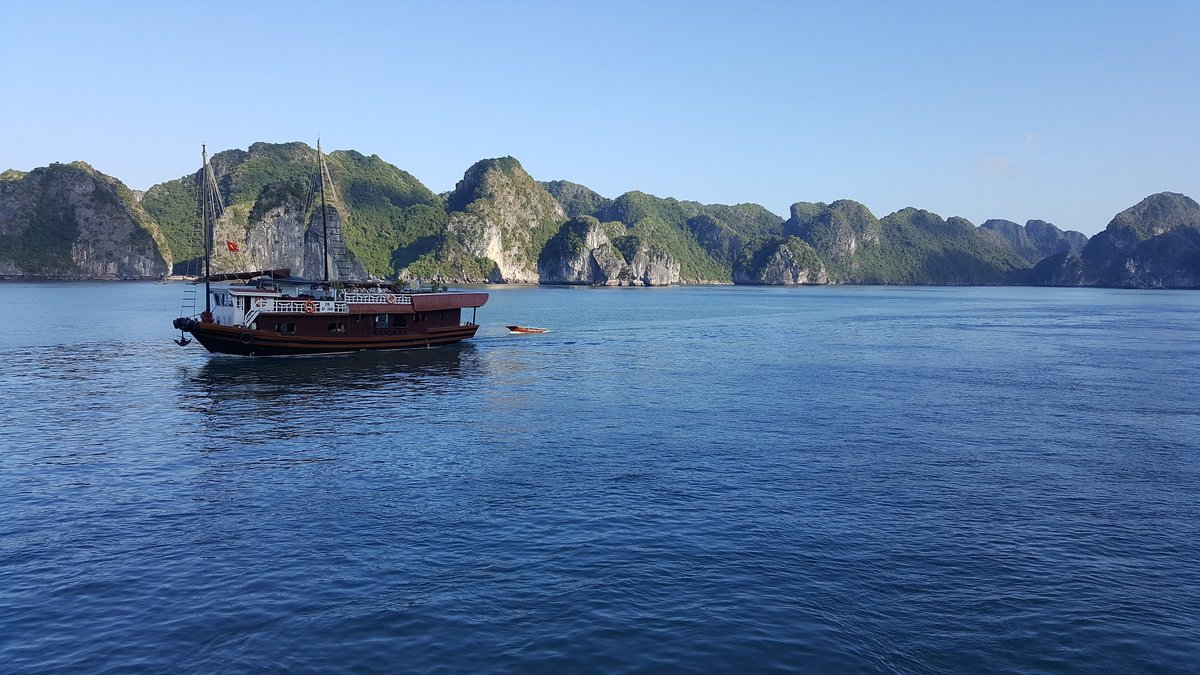 halong-bay-2338546_1920