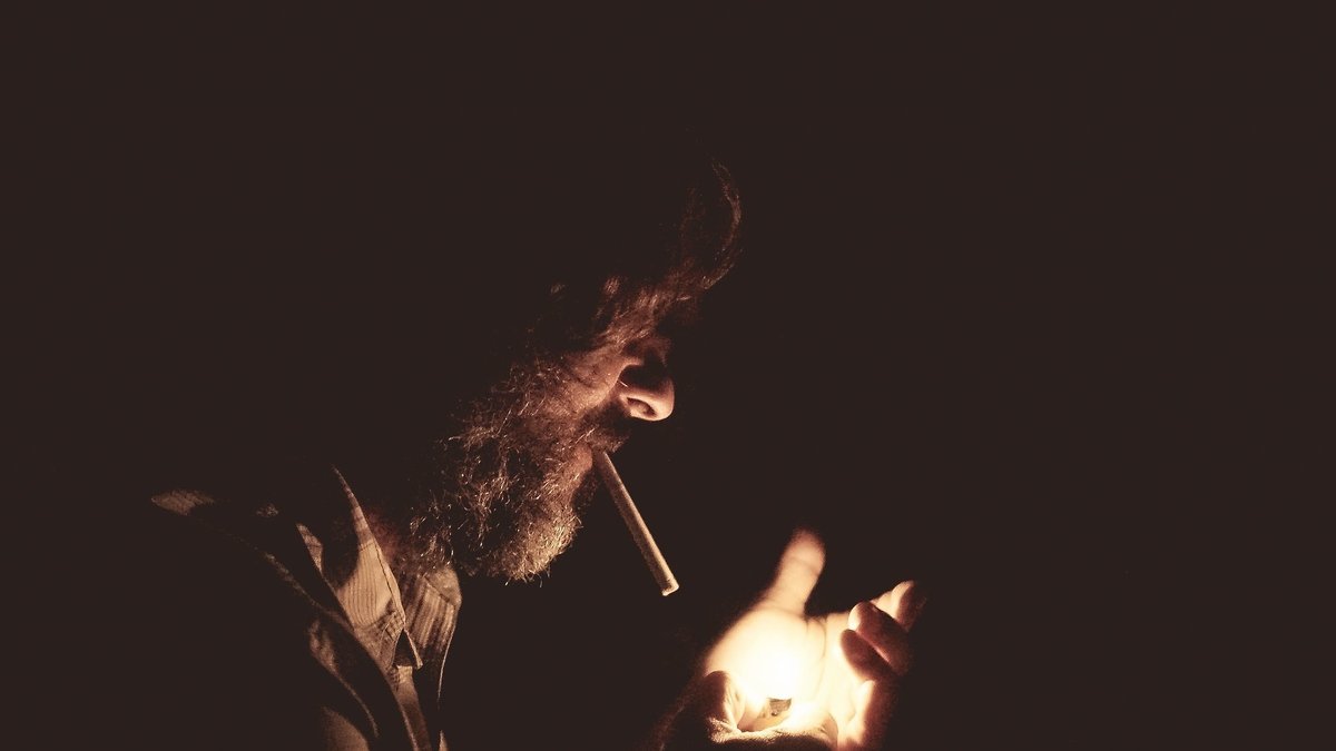 smoking-918884_1920