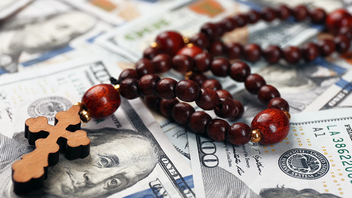 WEB3-PROSPERITY-MONEY-DOLLARS-CROSS-ROSARY-HUNDREDS-Shutterstock