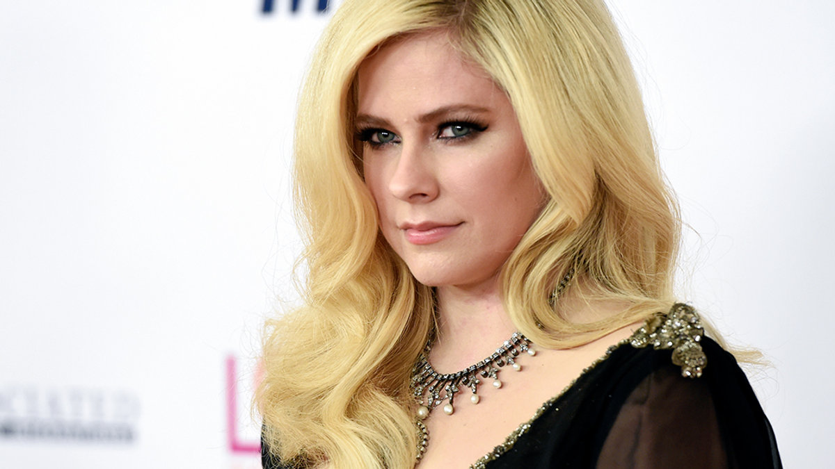 AVRIL LAVIGNE