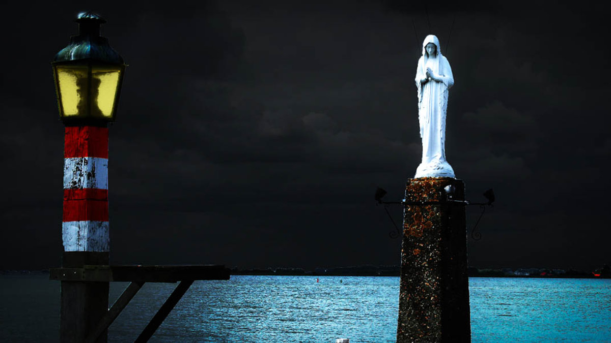 Stella Maris: "Invoca Maria"