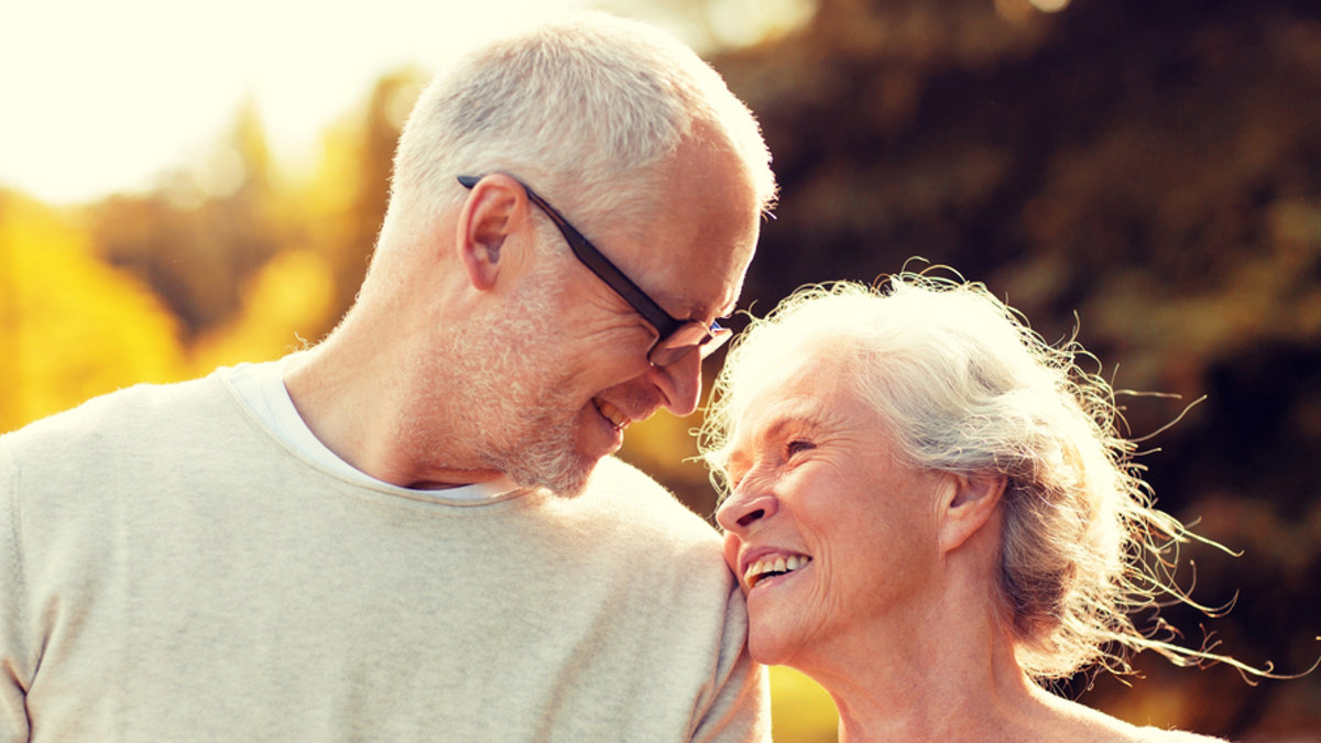 ELDERLY COUPLE