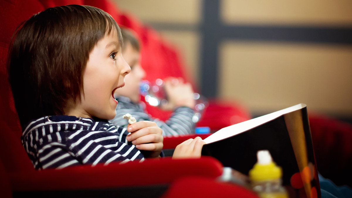 CHILD,MOVIE,THEATER