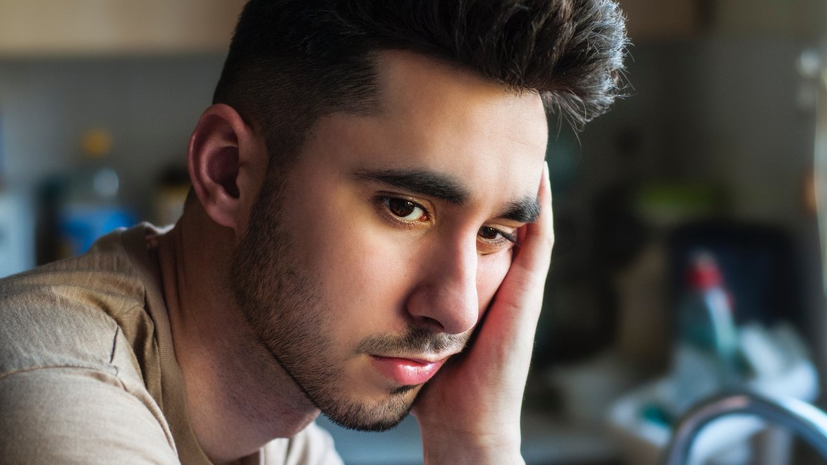 beard-blur-boy-1081188