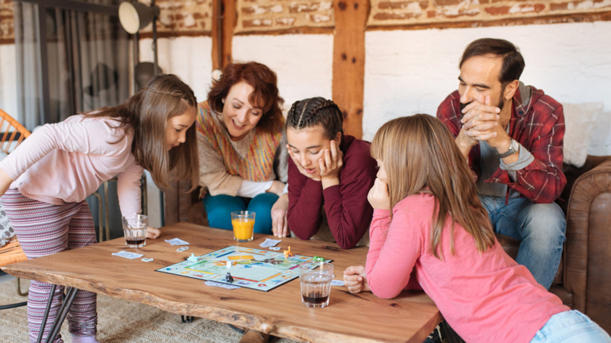 FAMILY GAME