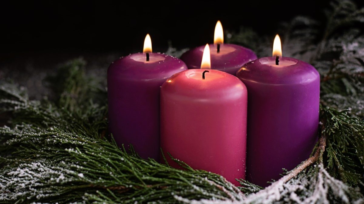 Advent wreath closeup