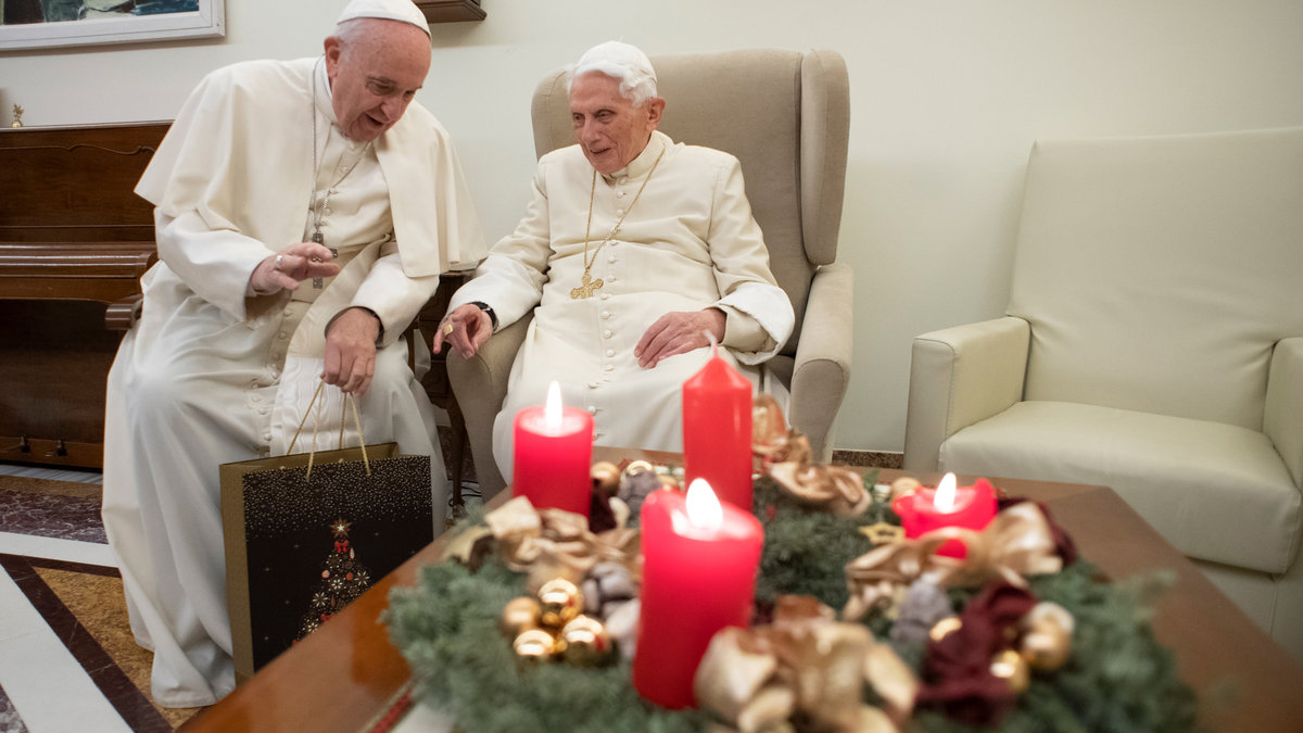 PAPA AUGURI NATALE BXVI 1