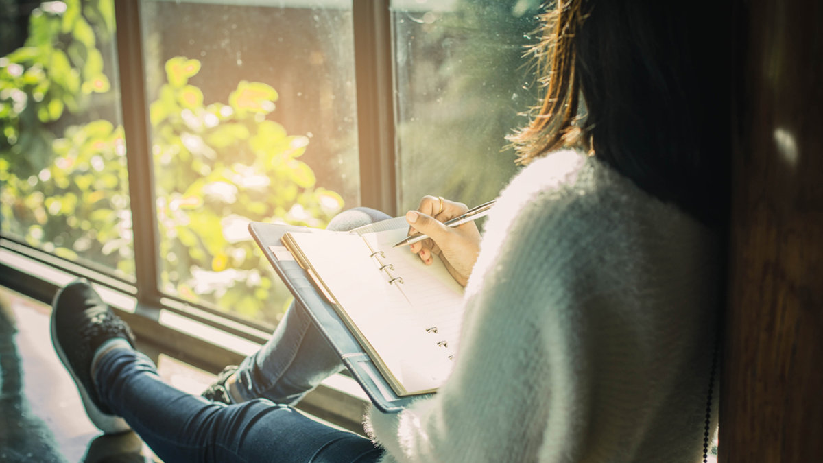 WOMAN,WRITING,JOURNAL