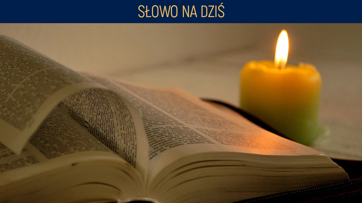 Biblia_opened_candle