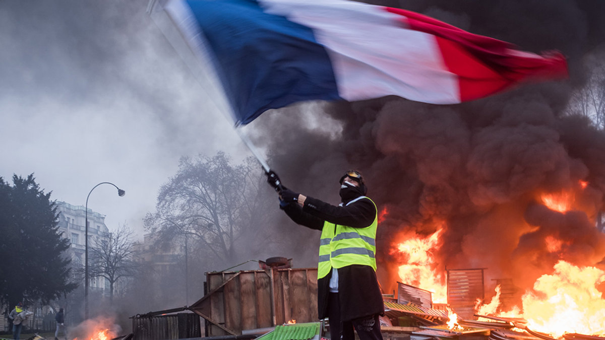 YELLOW VESTS
