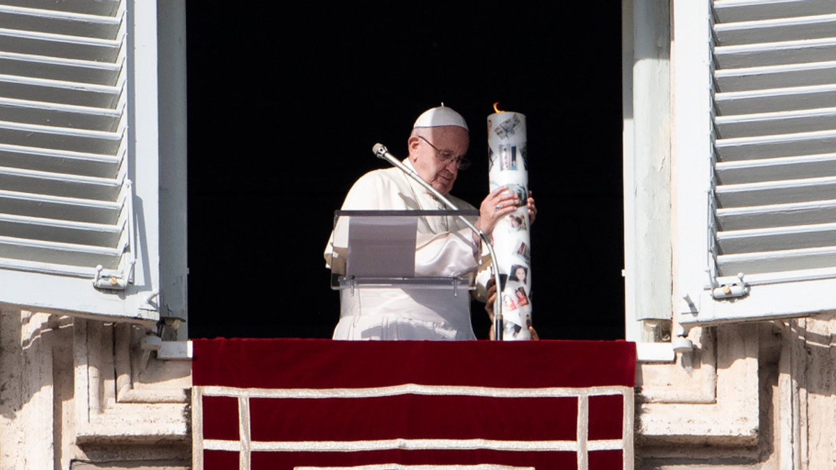 POPE FRANCIS,CANDLE,SYRIA