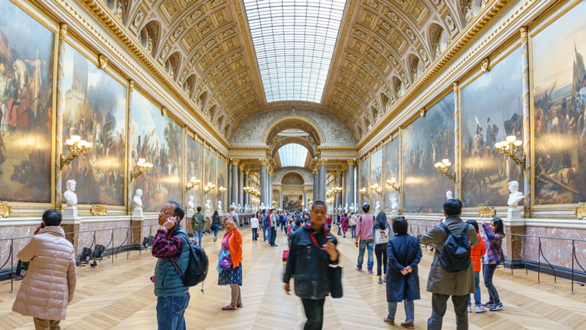 LOUVRE MUSEUM