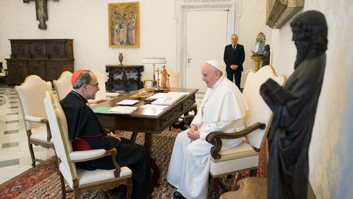 barbarin-pope-francis.jpg